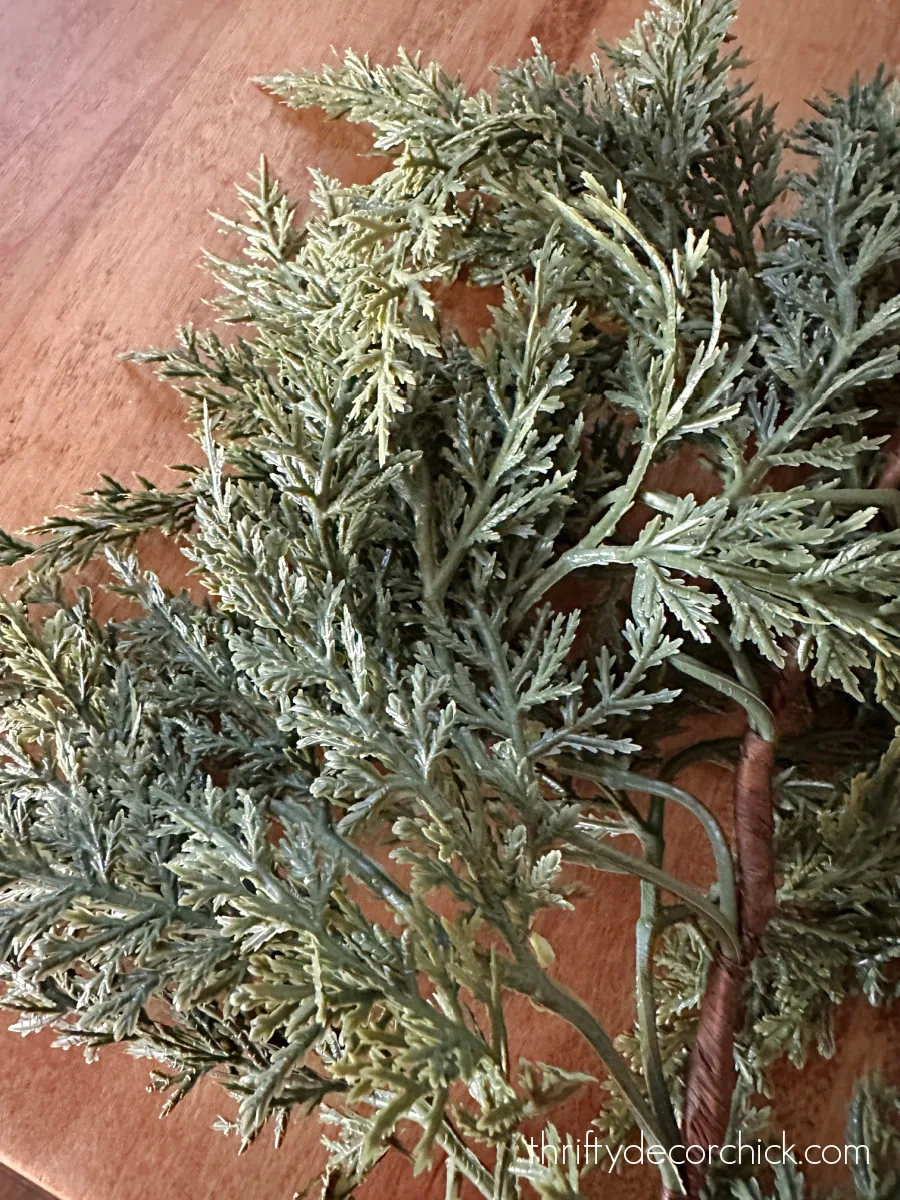 Jutom cedar garland Amazon