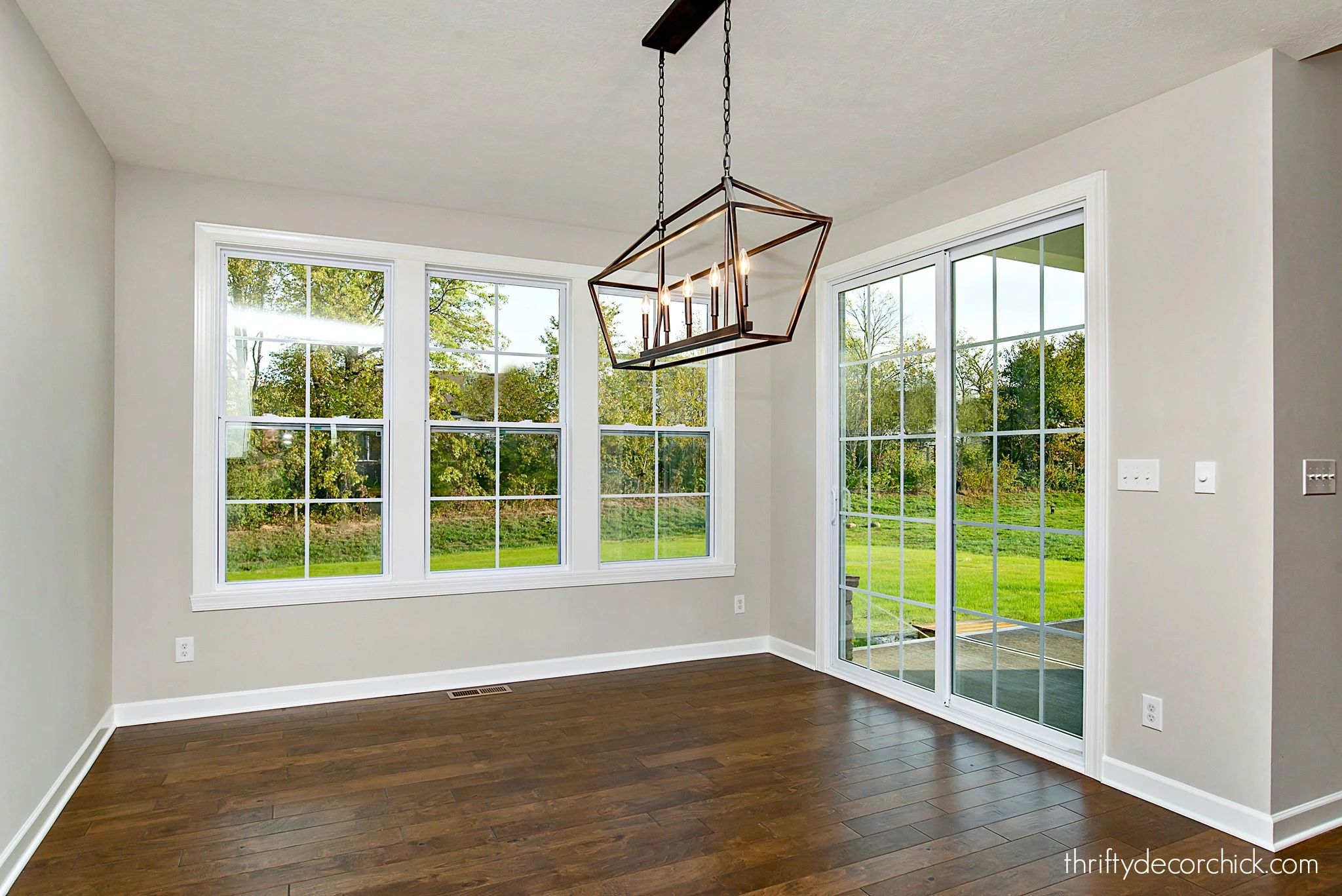 dining morning room with windows