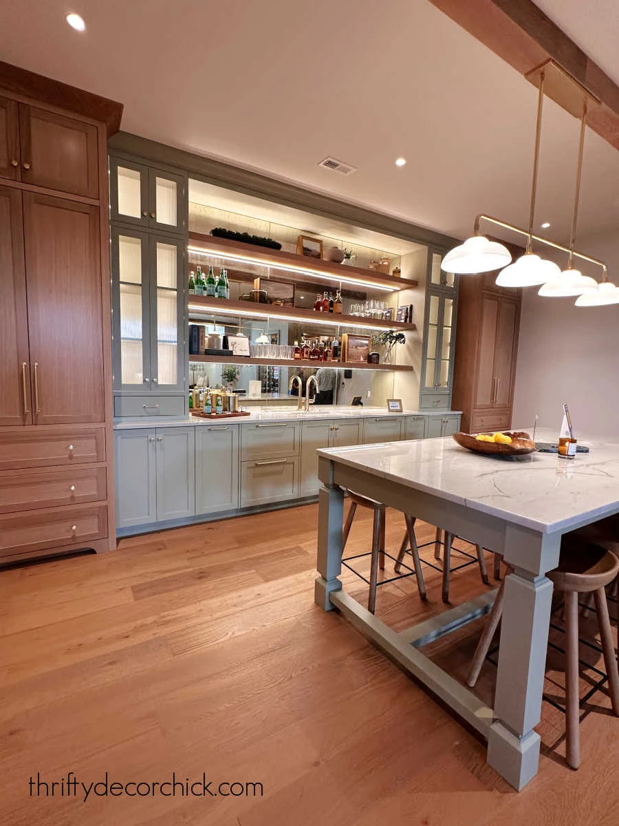 long bar with mirrored backsplash